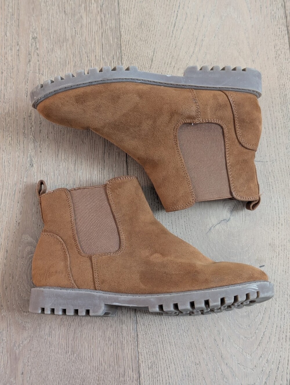 Girls Suede Chelsea Boots in Brown, Size 2